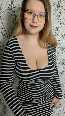 Amateur Babe giant titties melons Glasses gigantic breasts titties Porn GIF