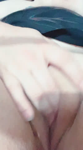 Amateur BBW Clit Clit Rubbing Close Up Masturbating OnlyFans Shaved twat Solo Porn GIF