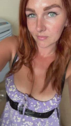giant breasts Freckles Green Eyes MILF ginger head Porn GIF