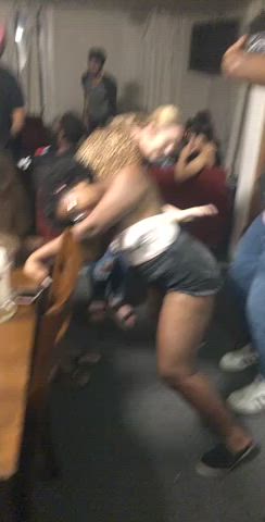 18 Years cougar Accidental boobies Candid College Dancing Flashing Friends Nipslip Voyeur Porn GIF