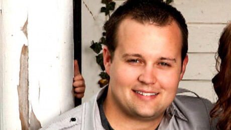 Josh Duggar 19 Kids And Counting Star Facing Child Pornography Charges In Arkansas Cbs News